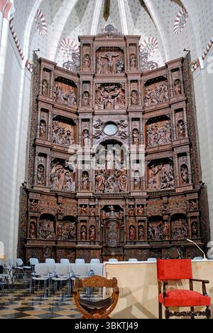 Pala in legno ornata nella cattedrale di Teruel, Spagna, Aragona Foto Stock