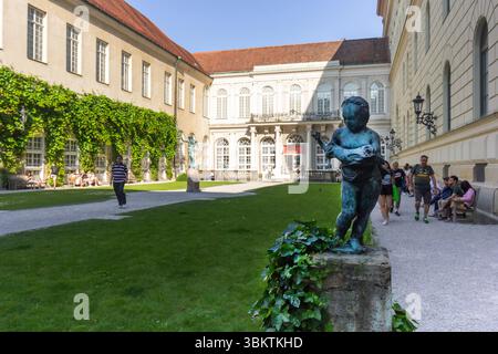 MONACO DI BAVIERA, GERMANIA - 12 giugno 2025: La residenza di Monaco è un ex palazzo reale che attualmente funge da museo di architettura ed ex palazzo reale Foto Stock