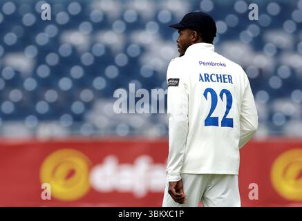 Jofra Archer del Sussex durante il secondo giorno del Rothesay County Championship Division One match al Banks Homes Riverside, Chester-le-Street. Data foto: Lunedì 23 giugno 2025. Foto Stock