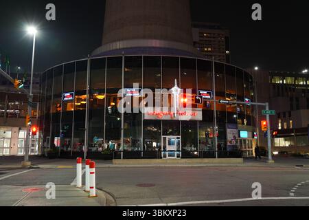 Ingresso alla Calgary Tower, una torre di osservazione indipendente nel centro di Calgary, Alberta, Canada Foto Stock