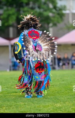 Pow Wow Dancer, National Indigenous Peoples Day, Vancouver, British Columbia, Canada Foto Stock