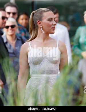New York, Stati Uniti. 23 giugno 2025. Scarlett Johansson arriva sul Red carpet per la prima di New York 'Jurassic World Rebirth' al Lincoln Center lunedì 23 giugno 2025 a New York City. Foto di John Angelillo/UPI credito: UPI/Alamy Live News Foto Stock