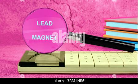 Testo concettuale del MAGNETE PRINCIPALE, concetto di generazione di lead. Guidare il cliente e la coltivazione. Strategia di inbound marketing Foto Stock