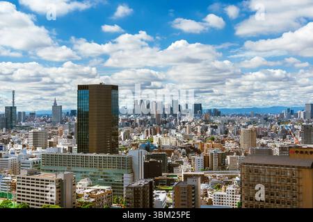 Skyline di Shinjuku con i famosi grattacieli del Bunkyo Ward di Tokyo Foto Stock