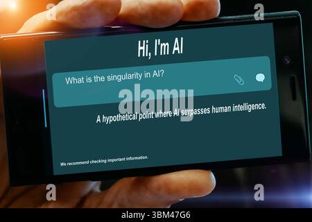 Qual è la singolarità dell'intelligenza artificiale? Domanda per l'intelligenza artificiale sullo schermo di Un tablet Un ipotetico punto in cui l'intelligenza artificiale supera l'intelligenza umana. Foto Stock