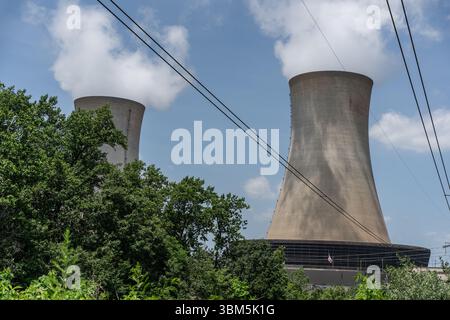 Montgomery County, Pennsylvania – 23 giugno 2025: Vista ravvicinata della centrale nucleare di Limerick, situata vicino a Philadelphia, Pennsylvania Foto Stock