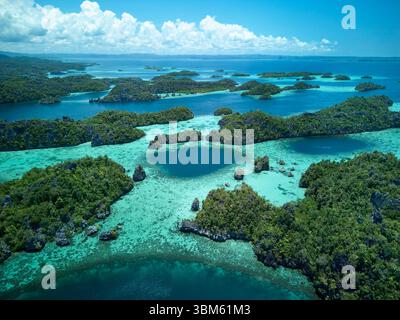 Isole dell'arcipelago interno, Misool, Raja Ampat, Indonesia - aeree Foto Stock