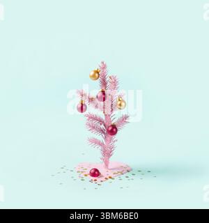 Albero di Natale dipinto decorato con palle rosse e dorate. La vernice fluisce e forma una macchia. Concetto di vacanza minimalista Foto Stock