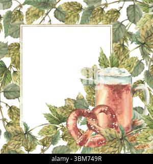 Tazza da birra con pretzel e ramoscello verde di luppolo con cornice dorata. Salta foglie amare e coni ricci pianta clipart. Acquerello disegnato a mano isolato Foto Stock