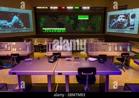 Sala di controllo della missione durante il lancio dell'Apollo 8 al Kennedy Space Center Visitor Complex n Merrit Island, Cape Canaveral, Florida Foto Stock