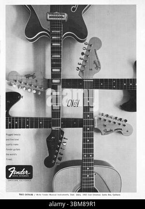 Un annuncio di una rivista musicale della metà degli anni '1960 per le chitarre elettriche Fender notando il loro tono raffinato. Con un bel display grafico. Foto Stock