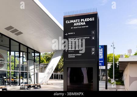 La Climate Pledge Arena è un'arena polifunzionale situata nel quartiere Lower Queen Anne nel centro di Seattle. Foto Stock