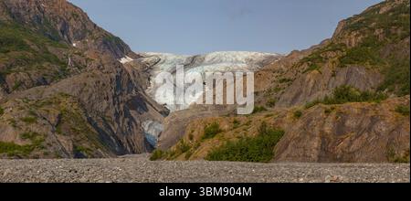 Panorama dello splendido ghiacciaio Exit nel Kenai Fjords National Park, Alaska. Catturato durante un'escursione tra il ghiacciaio Exit e l'Harding Icefield. Foto Stock