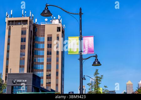 Calgary, Alberta - settembre 2022: Paesaggi urbani nel distretto Mission di Calgary Foto Stock