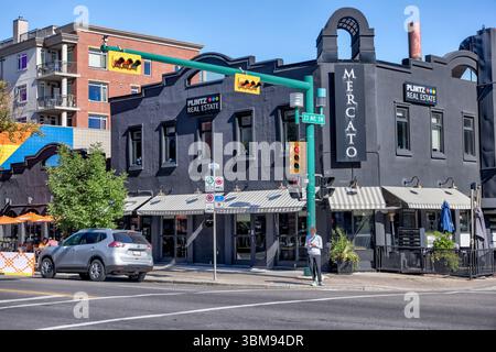 Calgary, Alberta - settembre 2022: Paesaggi urbani nel distretto Mission di Calgary Foto Stock