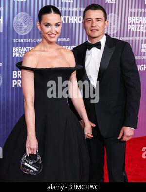 Los Angeles, Stati Uniti. 27 giugno 2025. Katy Perry e Orlando Bloom si sono separati dopo quasi 10 anni insieme. LOS ANGELES, CALIFORNIA, USA - 13 APRILE: La cantante americana, cantautrice e personaggio televisivo Katy Perry indossa i gioielli Coperni SS24 RTW e Mara Paris e il marito/attore inglese Orlando Bloom arrivano alla decima cerimonia annuale del Premio Breakthrough tenutasi all'Academy Museum of Motion Pictures il 13 aprile 2024 a Los Angeles, California, Stati Uniti. (Foto di Xavier Collin/Image Press Agency) credito: Image Press Agency/Alamy Live News Foto Stock