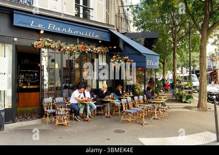 Francia, Parigi, quartiere Marais, Rue de Bretagne, bar le Barbouille Foto Stock