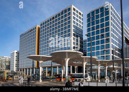 Mall of Tripla, Tripla Hotel e Workers East nel quartiere Pasila di Helsinki, Finlandia Foto Stock