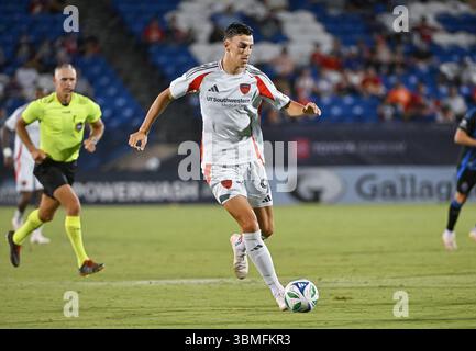 Frisco, Texas, Stati Uniti. 25 giugno 2025. L'attaccante del FC Dallas Petar Musa corre a monte durante il secondo tempo di una partita della MLS contro i San Jose Earthquakes al Toyota Stadium di Frisco, Texas. Austin McAfee/CSM/Alamy Live News Foto Stock