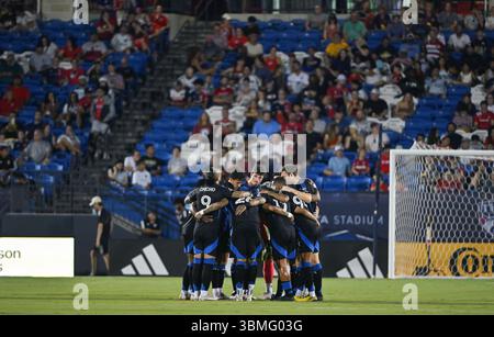 Frisco, Texas, Stati Uniti. 25 giugno 2025. I giocatori di San Jose Earthquakes si uniscono prima dell'inizio di una partita della MLS contro il FC Dallas al Toyota Stadium di Frisco, Texas. Austin McAfee/CSM/Alamy Live News Foto Stock