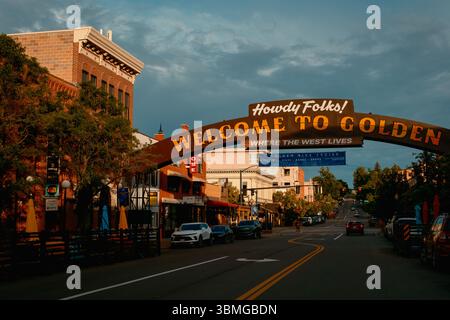 Benvenuto al Golden Arch nel centro di Golden, Colorado Foto Stock
