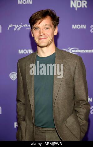 Jonas Nay beim Branchentreffen MOIN Mittsommer 2025 im Kampnagel. Amburgo, 24.06.2025 *** Jonas Nay alla riunione di settore MOIN Midsummer 2025 a Kampnagel Hamburg, 24 06 2025 foto:xgbrcix/xFuturexImagex moin 5642 Foto Stock