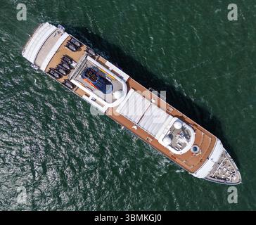 Una vista dall'alto della nave da crociera Hanseatic Spirit, gestita da Hapag-Lloyd. Foto Stock