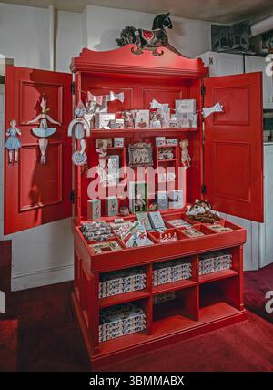 Benjamin Pollocks Toy Shop al Covent Garden Market, Londra, Regno Unito Foto Stock