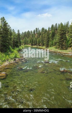 Blackfoot river presso Clearwater incrocio vicino ovando, montana Foto Stock