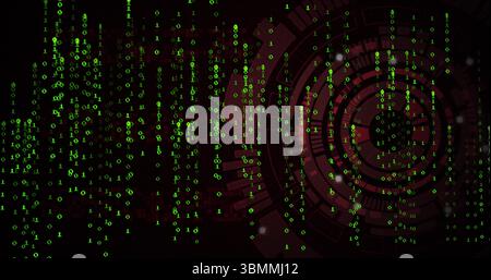 Visualizzazione del sistema virtuale che mostra il codice binario verde a cascata nel cyberspazio, con elementi HUD rossi Foto Stock