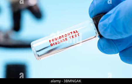 Test della saliva della malattia parodontale. Rileva i marcatori associati alla malattia gengivale. Foto Stock