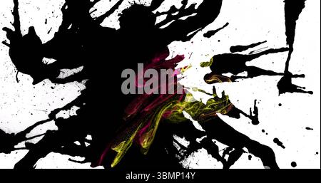 Silhouette Runner con texture fumé al neon su sfondo bianco e spruzzi di vernice nera Foto Stock