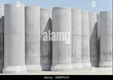 Tubo di cemento per l'edilizia Foto Stock