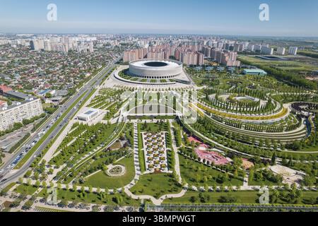 Krasnodar, Russia - Maggio 2019: vista aerea di Krasnodar Stadium e il parco Galitsky Foto Stock