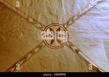Simbolo Templare. Dettagli dell'interno della chiesa di San fermo maggiore a Verona. Veneto, Italia Foto Stock
