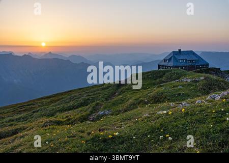 Tramonto sulle montagne viste da Reichenstein Foto Stock