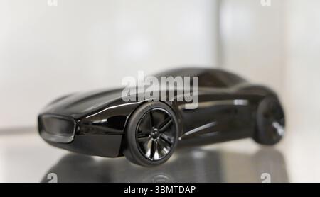 Almaty, Kazakistan - 29 maggio 2025: Modello giocattolo Jaguar nero. Casa automobilistica britannica Foto Stock