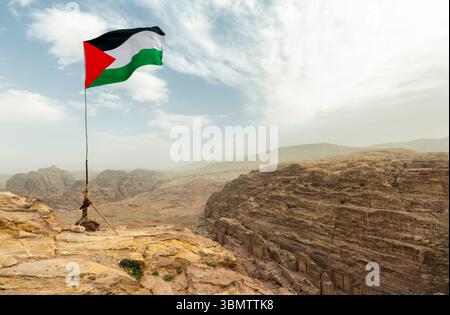 Palestina bandiera sulla cima della montagna in Palestina Foto Stock