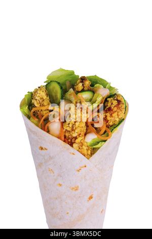 Natura morta alimentare, tortilla avvolge, con bastoncini di pollo impanati e verdure Foto Stock