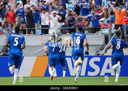 Charlotte, Stati Uniti. 28 giugno 2025. I giocatori del Chelsea FC festeggiano durante il turno di 16 partite tra il Portogallo SL Benfica e l'Inghilterra Chelsea FC alla Coppa del mondo per club FIFA 2025 al Bank of America Stadium di Charlotte, Stati Uniti, 28 giugno 2025. Crediti: Huang Zongzhi/Xinhua/Alamy Live News Foto Stock