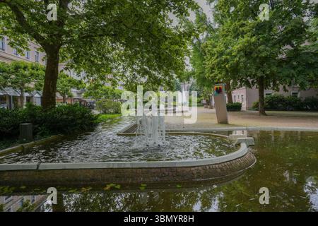 La città di Baden Baden con una splendida fontana. Baden Wuerttemberg, Germania Foto Stock