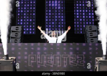 David Puentez Live Beim Rainbow Festival 2025 am Fühlinger SEE. Köln, 28.06.2025 Foto Stock