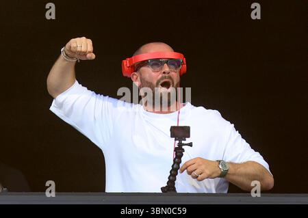 David Puentez Live Beim Rainbow Festival 2025 am Fühlinger SEE. Köln, 28.06.2025 *** David Puentez live al Rainbow Festival 2025 a Fühlinger SEE Cologne, 28 06 2025 foto:xxF.xZeisingx/xFuturexImagex rainbow 5586 Foto Stock