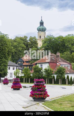 Piazza Polanicki Rynek nella città di Polanica Zdroj nella contea di Klodzko, Voivodato della bassa Slesia nella Polonia occidentale nella città di Polanica Zdroj nella contea di Klodzko Foto Stock