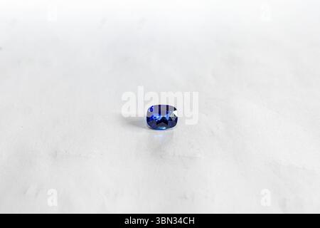 Il lavoratore delle pietre preziose a Ratnapura, nello Sri Lanka Foto Stock