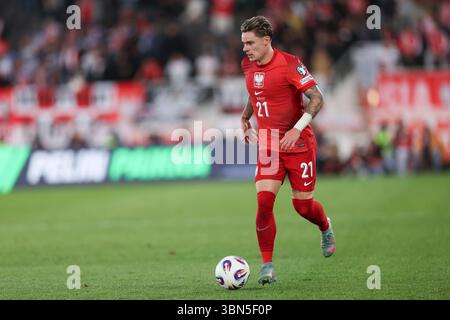 Nicola Zalewski polacco visto in azione durante la partita di calcio delle qualificazioni ai Mondiali 2026 tra Finlandia e Polonia allo Stadio Olimpico. Punteggio finale; Finlandia 2:1 Polonia. Foto Stock