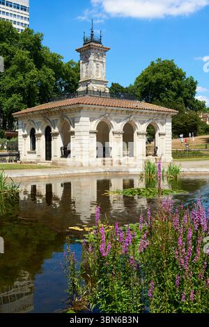 The Italian Gardens, Kensington Gardens, Londra Regno Unito, a giugno Foto Stock