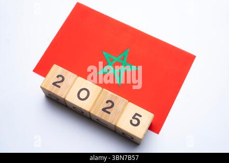 2025, Marocco, bandiera marocchina con data block, concept, eventi importanti per il Marocco nel nuovo anno, elezioni, economia, attività sociali, banca centrale Foto Stock
