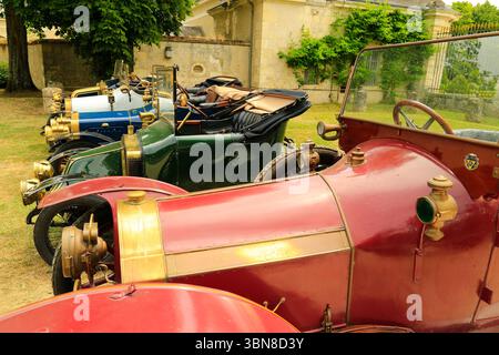 Rally d'auto d'epoca, museo dell'auto, Valencay, Francia. Foto Stock