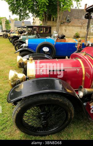 Rally d'auto d'epoca, museo dell'auto, Valencay, Francia. Foto Stock